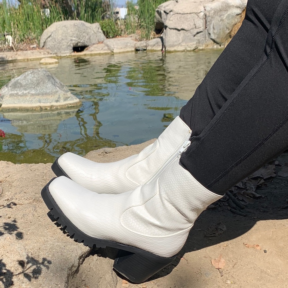 New lug white booties 10 left - Picture 6 of 10